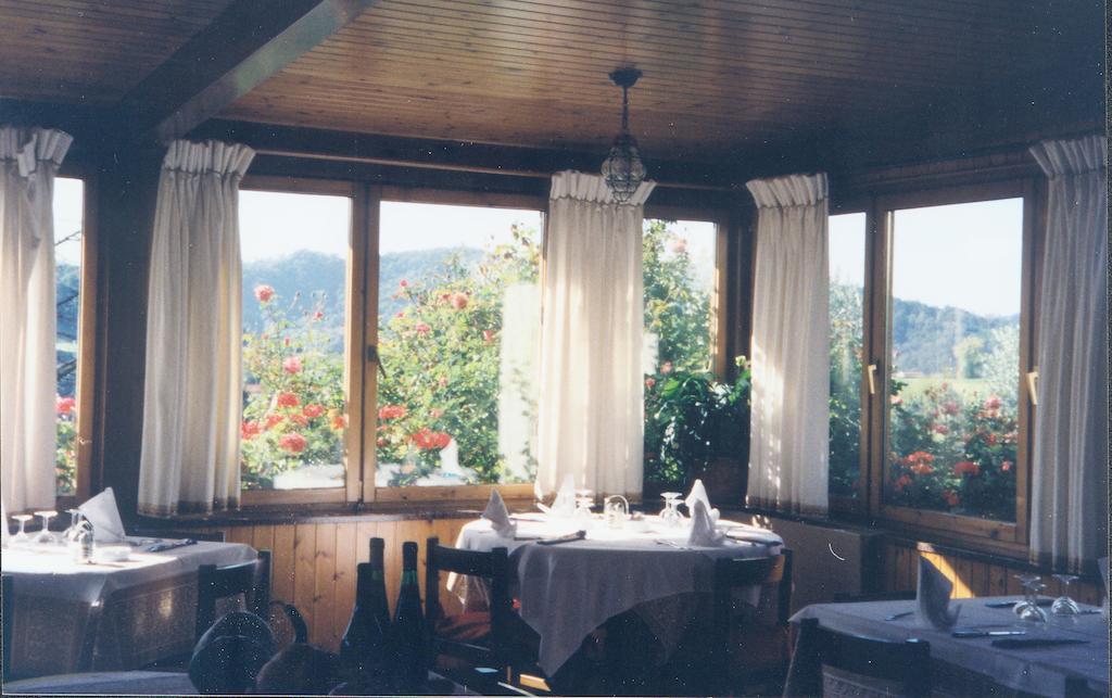Albergo Ristorante Ai Pini Tarzo Exterior foto