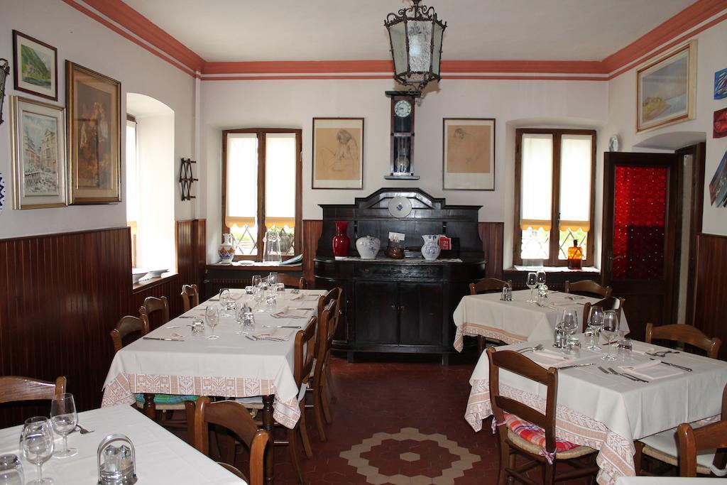 Albergo Ristorante Ai Pini Tarzo Exterior foto