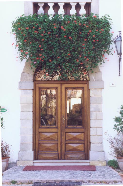 Albergo Ristorante Ai Pini Tarzo Exterior foto